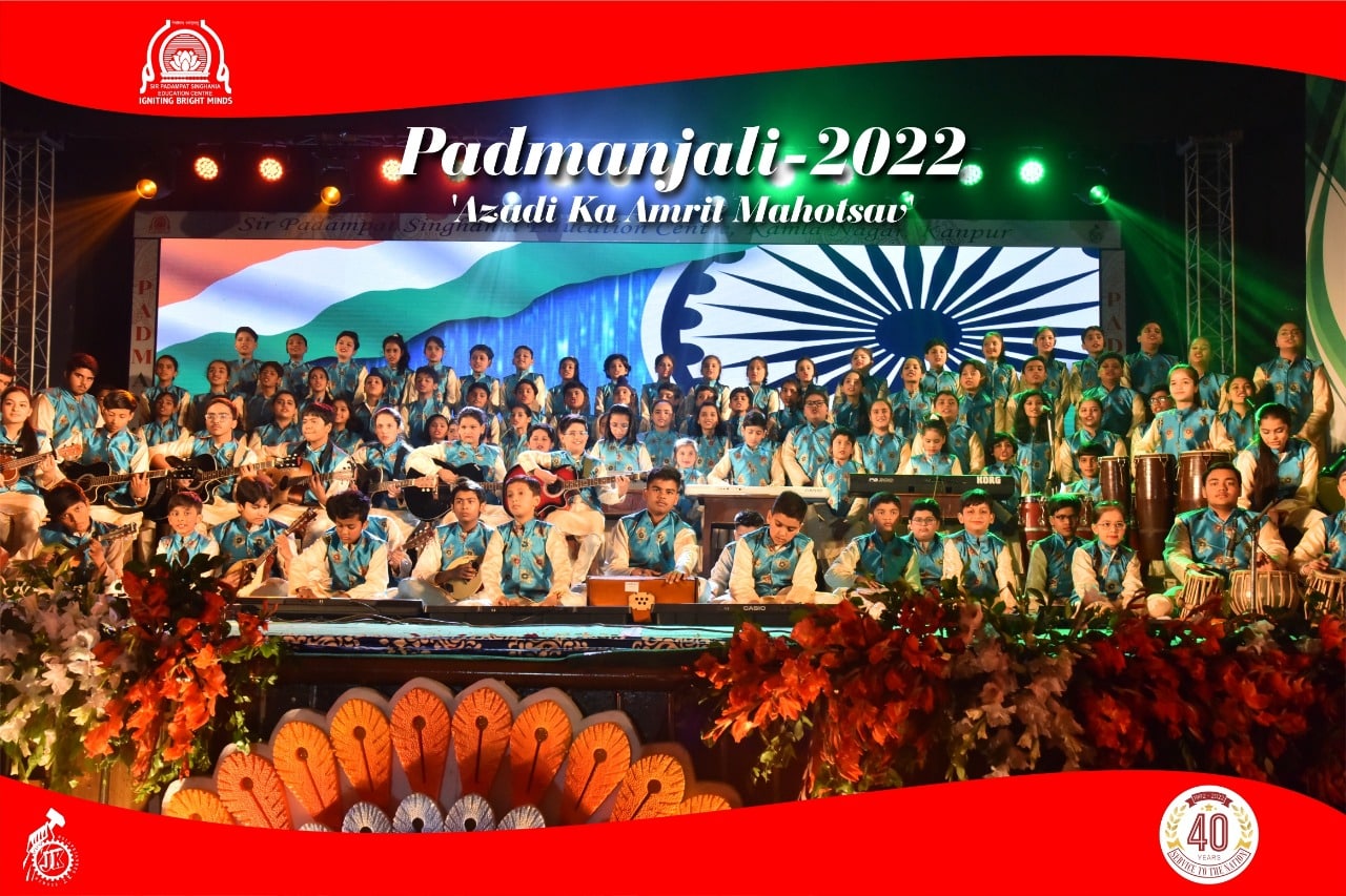 Christmas Alley The Spirit of Cheer and Joy of Giving was organised at S.P.S.E.C. on 24 December 2022